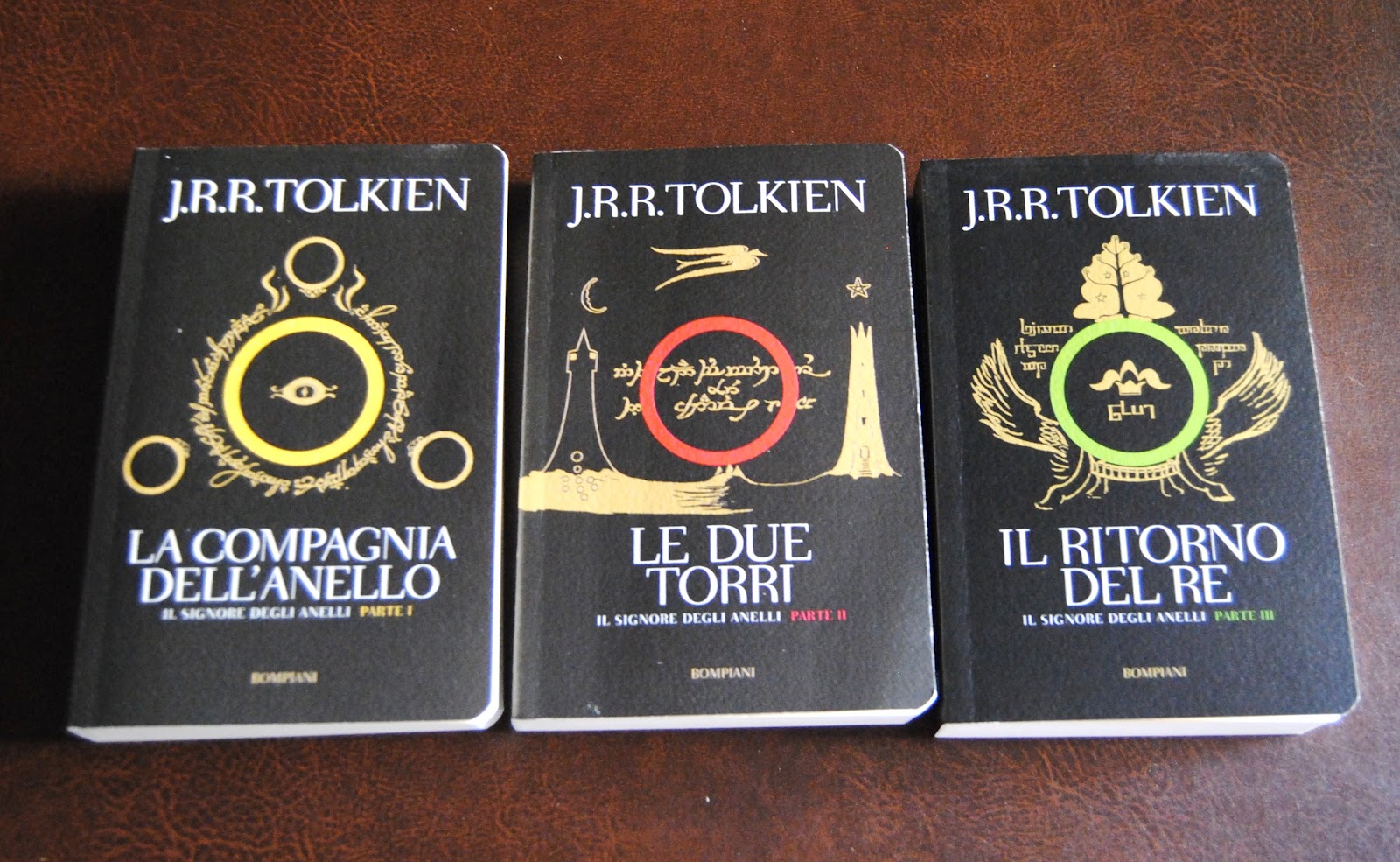 Signore degli Anelli, le edizioni in tre volumi - Tutto su J.R.R. Tolkien  Tutto su J.R.R. Tolkien